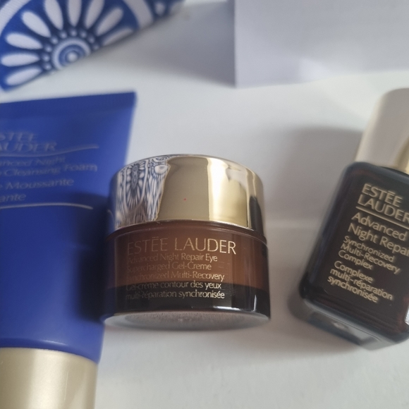 Estee lauder limited edition Lipstick bundle skincare pouch Cosmetics bag travel - Picture 3 of 16